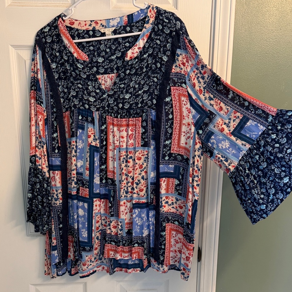Patchwork Floral Bell-Sleeve Tunic in Navy, Red & Cream